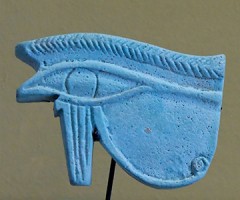 Eye of Horus, Louvre, by Marie-Lan Nguyen (2005)